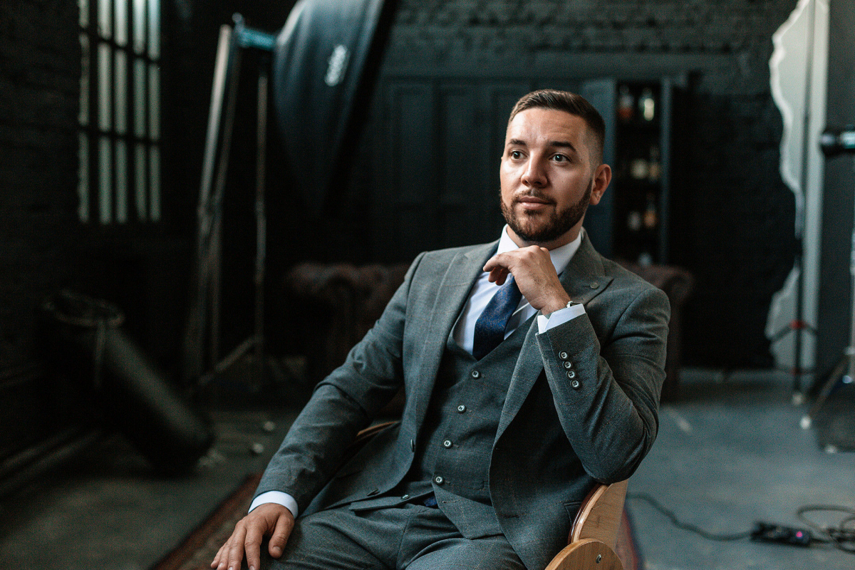 Мужской костюм зеленого цвета