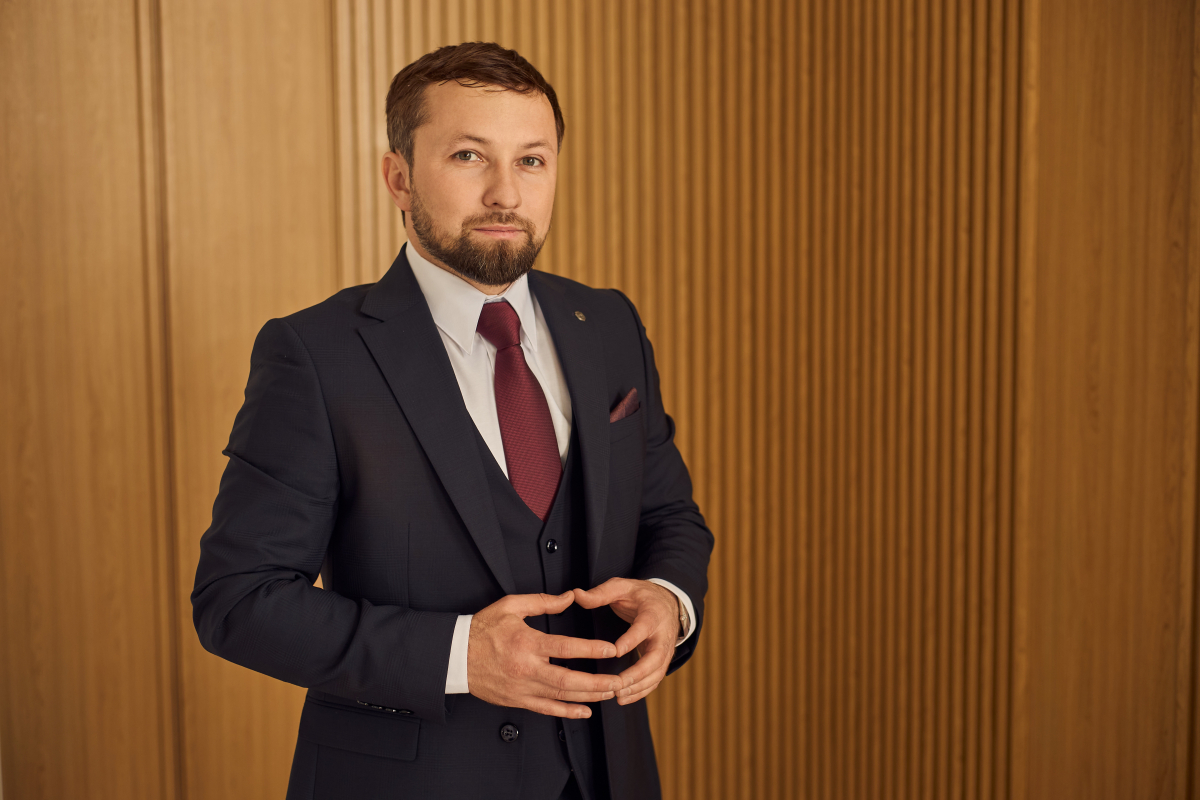 Новогодняя рубашка мужская: выбираем актуальные оттенки 2026