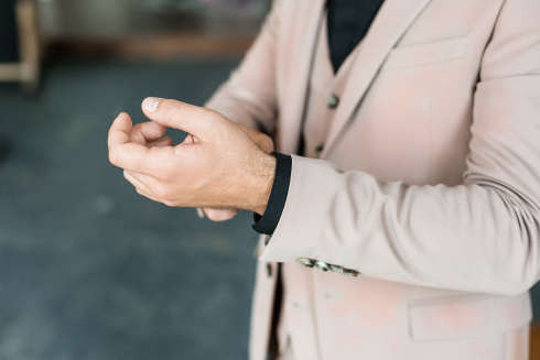 Пуговичный этикет: все о пуговицах на мужской одежде