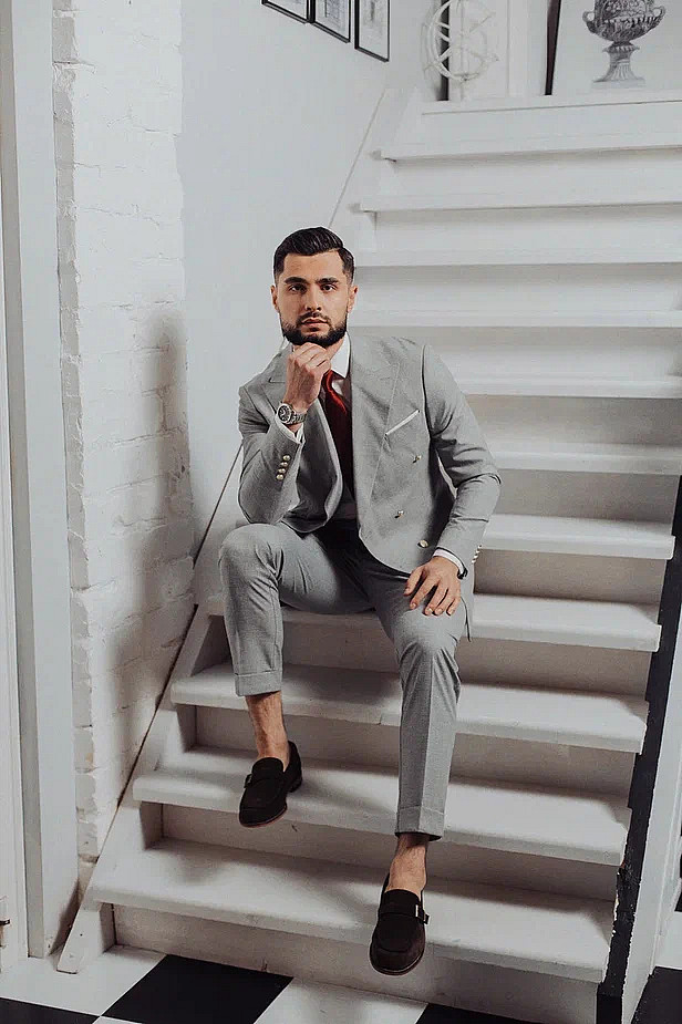 беелая рубашка