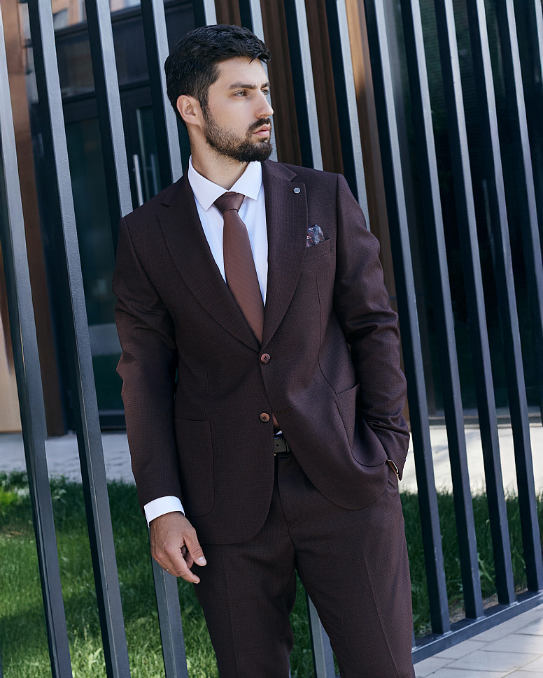 Мужской костюм бордо