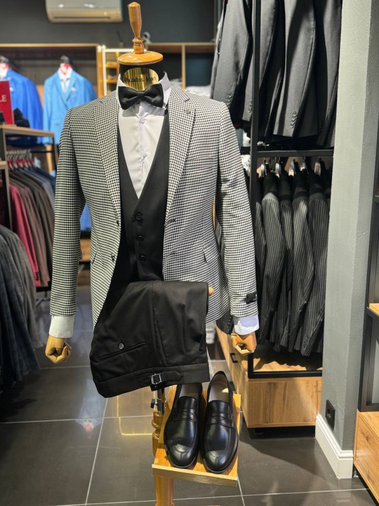 Мужской образ черно-белый