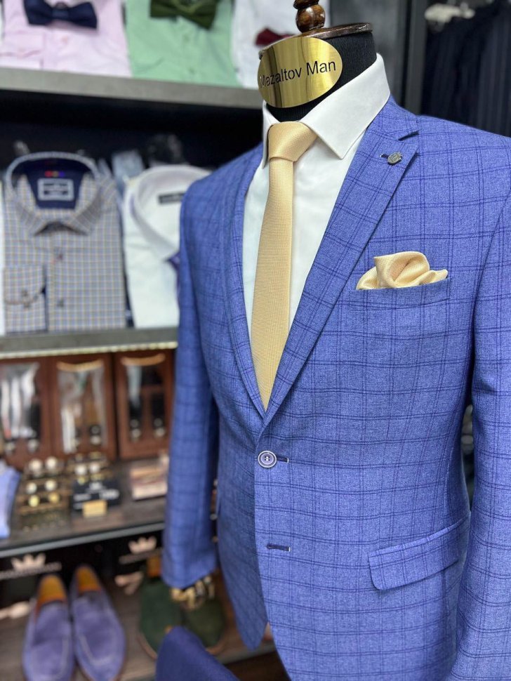 Мужской образ синий