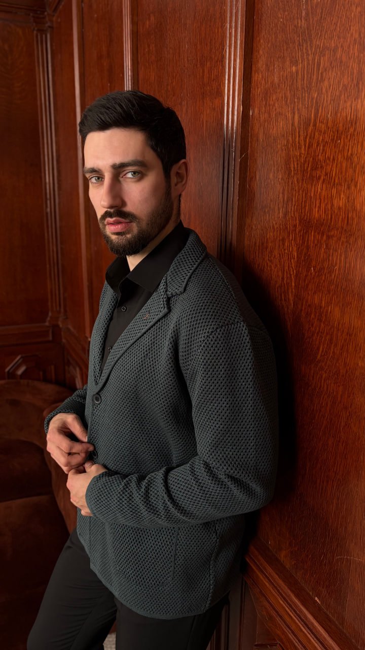 Кардиган AMT Графитовый фактурный